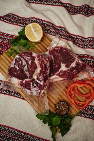 Яловичий стейк в/у Яловичий стейк в/у фото